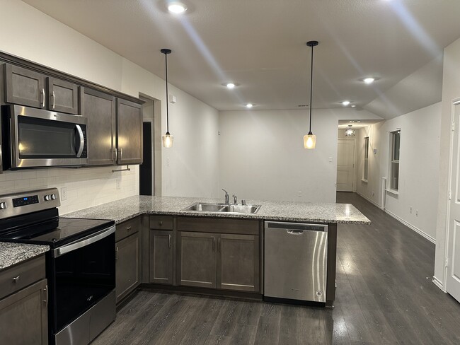 Photo - 2222 Nightgrove Cir