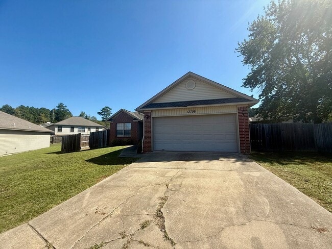 Building Photo - 13706 Apple Glen Cove