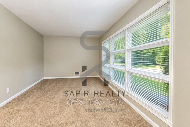500 Hamilton E Holmes Dr NW