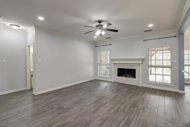 Photo - 7810 Duchess St