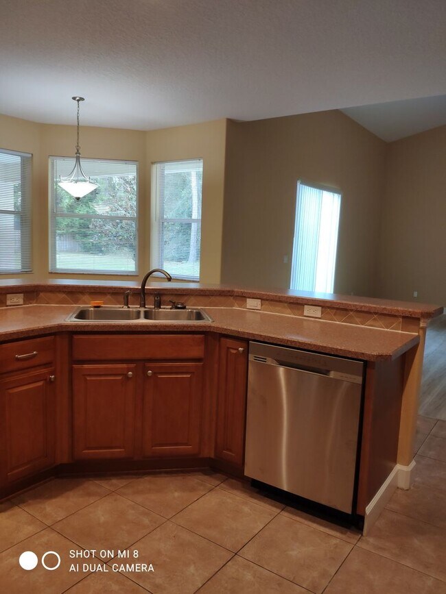 Photo - Luxurious 4/3/2 with circular driveway. Available after 06/10/26