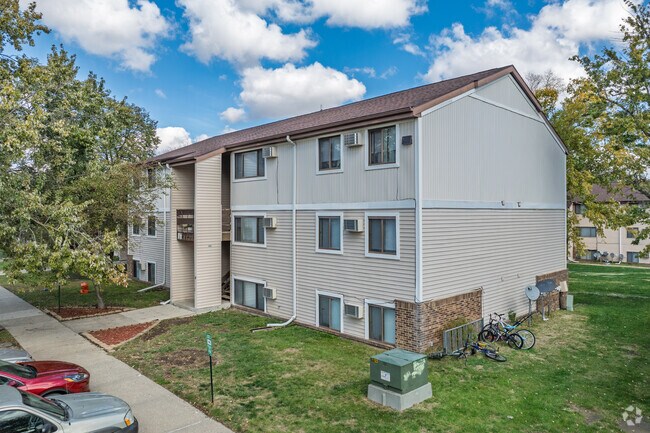 Alternate Exterior - Triple Crown Altoona Cooperative