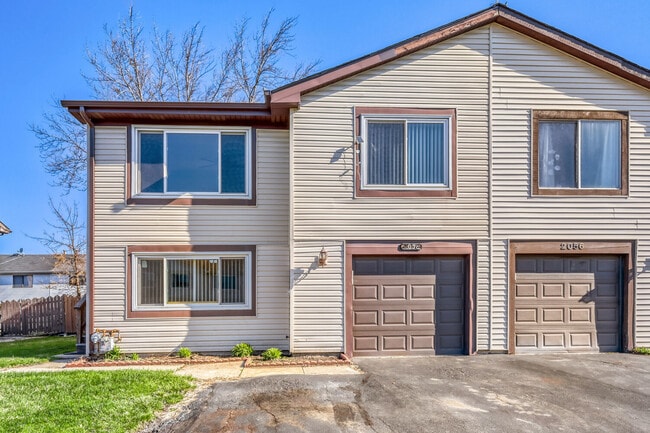Building Photo - 2058 Leeward Ln