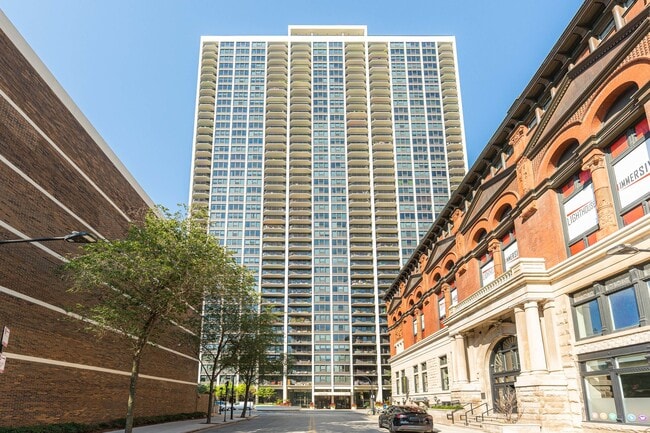 Building Photo - 1560 N Sandburg Terrace Unit 4302 Rental
