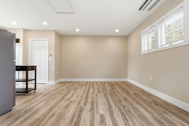 Photo - 9 Winthrop Ave