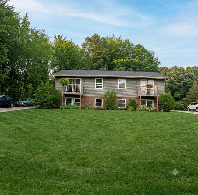 Building Photo - 34122 Vauxhill Dr Unit 4