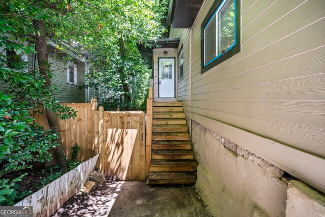 Photo - 1126 Briarcliff Pl NE