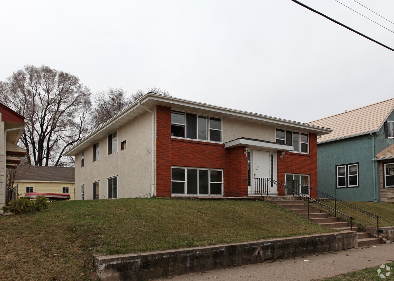 Photo - 606 20th Ave NE