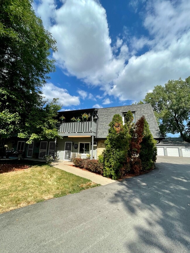 Building Photo - Orchard Court 2 Rental