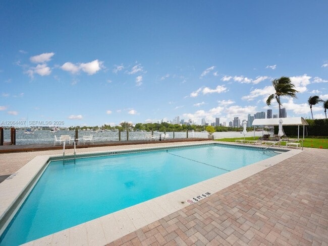 Building Photo - 1110 Venetian Way Unit 2B