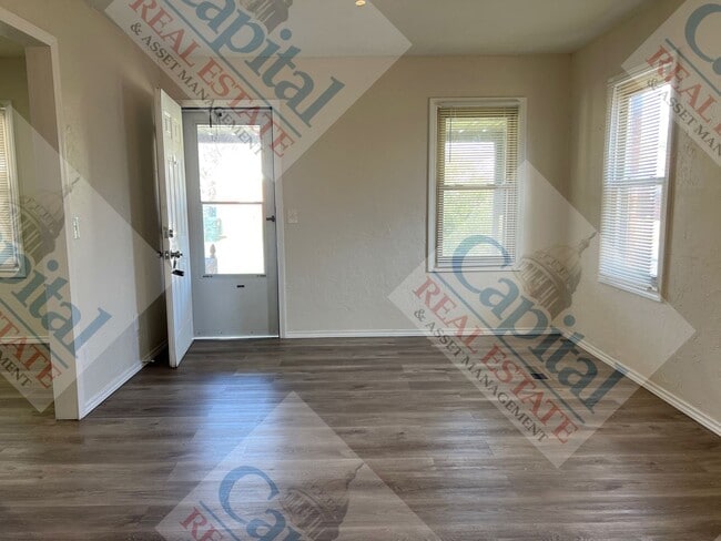 Photo - Great 4 Bedroom!!!