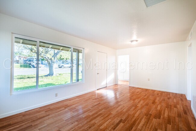 Photo - 3029-3031 Horrace Mann Unit 3031 Horrace Mann