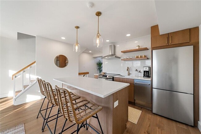 Photo - 310 Swans Wharf Row