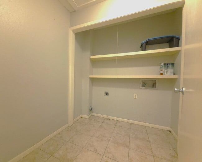 Photo - 308 Lakeview St