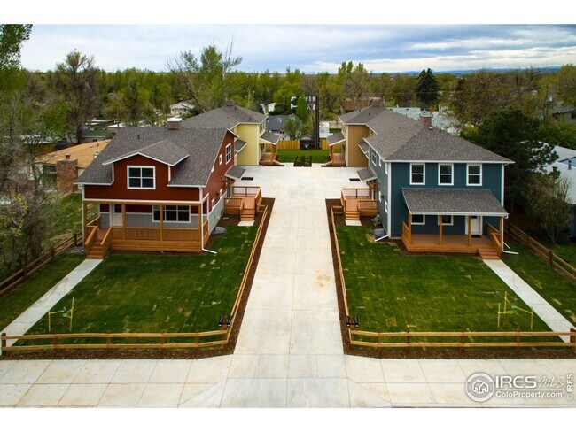 Photo - 4 Bedroom Townhome Available ASAP! Great L...