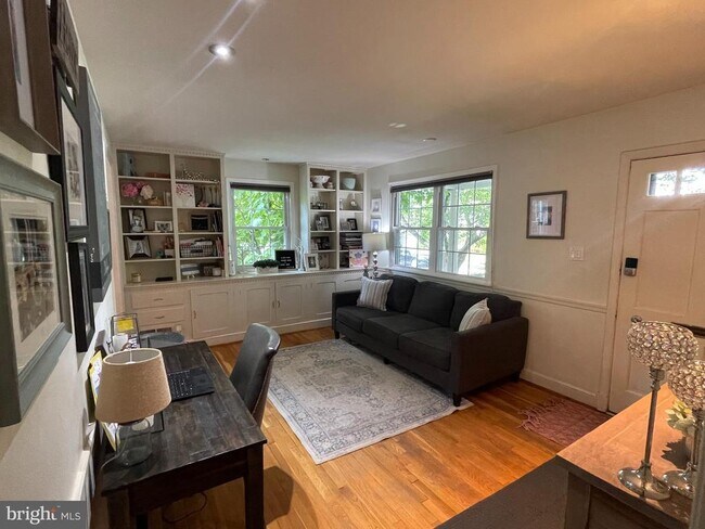 Photo - 4411 Edgefield Rd House