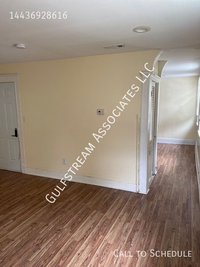 Building Photo - 3603 W Forest Park Ave Unit Apt 2A