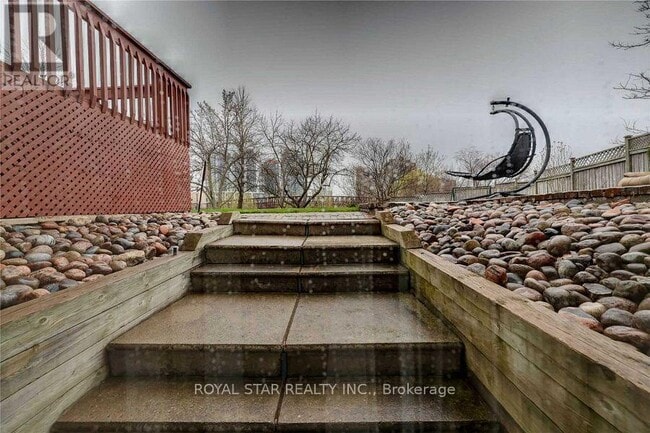 Photo - 5223 Tagish Ct