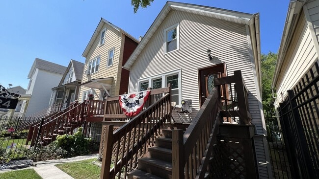 Building Photo - 1924 N St Louis Ave Unit 1