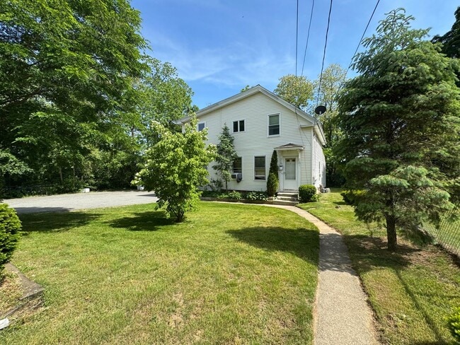 Building Photo - 1-3 Yeaton Pl Unit 2