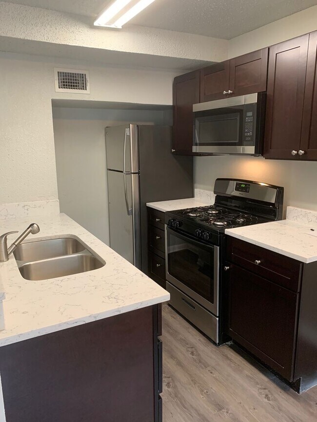 Photo - 1bed/1bath Condo in Travis Heights Unidad 109