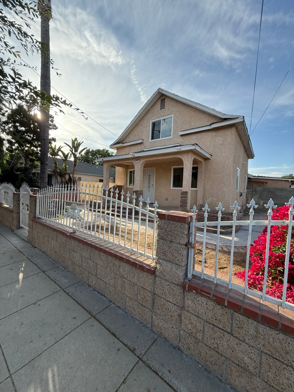 Photo - 727 E 11th St Unidad 1