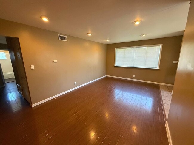 Photo - 2032 Benita Dr Unit 4