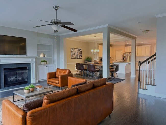 Photo - 546 Micayne Cir SE