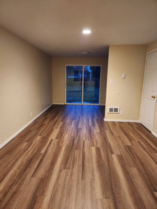 Photo - 2bed 1.5 bath Duplex