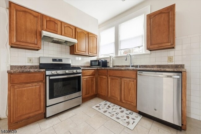 Photo - 57 Menzel Ave