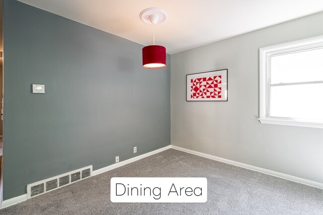 Dining Area - 3558 N Cramer St Unit 2