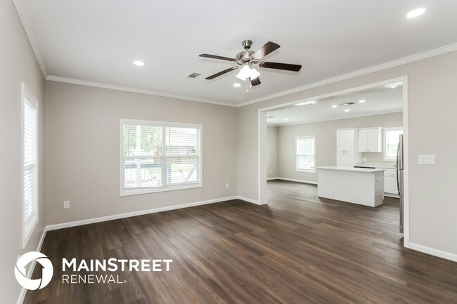 Photo - 3711 Courtney St