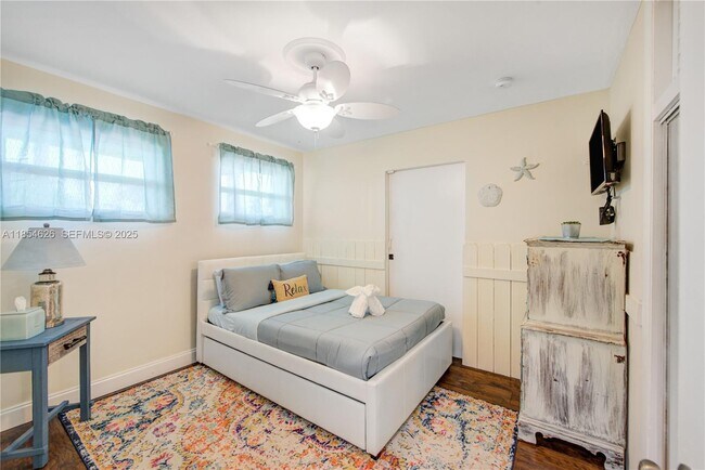 Photo - 1100 NE 4th St