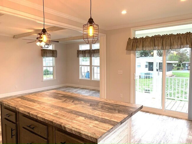 Photo - Crystal Lake - Zephyrhills-A 55+ Community