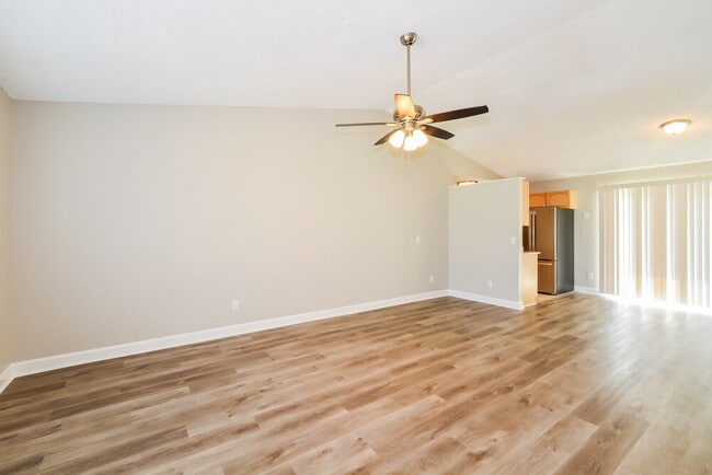 Photo - 426 Iowa Woods Cir E