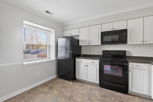 Photo - 2 bed 1.5 Bath Townhome in Indian Lakes