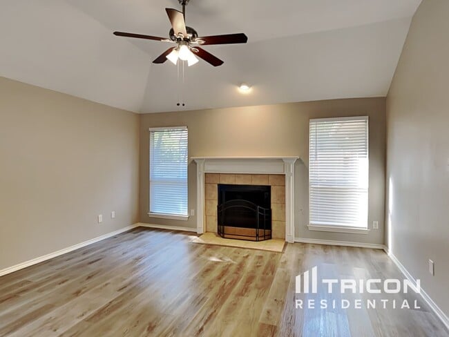 Photo - 352 N Beltwoods Dr