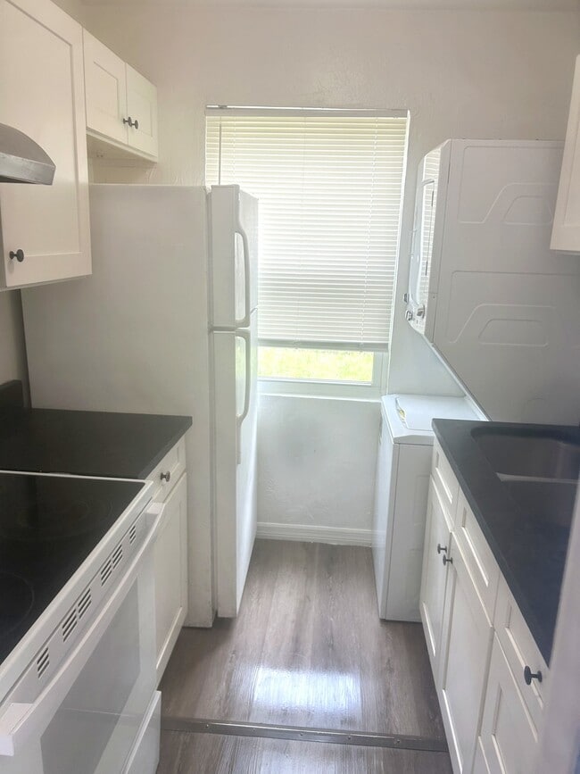 3304 Phyllis St Unit 2