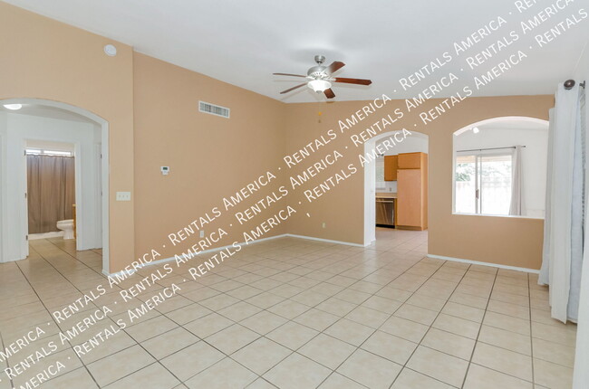 4732 S Fenwick Dr