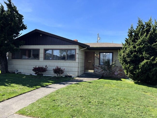 Photo - 3 Bed Eureka Home With Large Fenced Yard, Deck & Views Of The Bay! Small Pets Considered