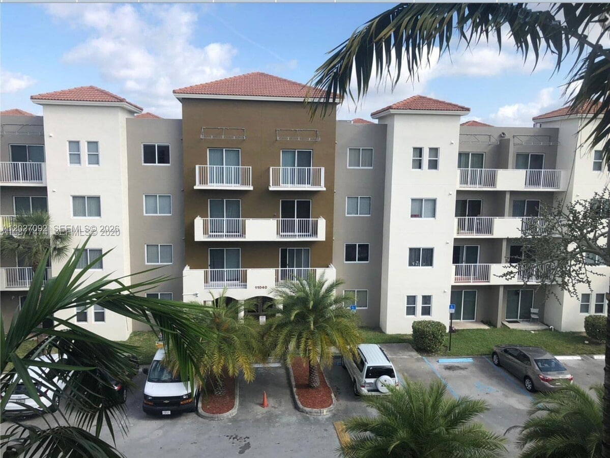 Photo - 11060 SW 196th St Unidad 112