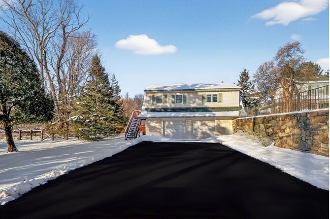 Building Photo - Charming 1BR House in Thiells