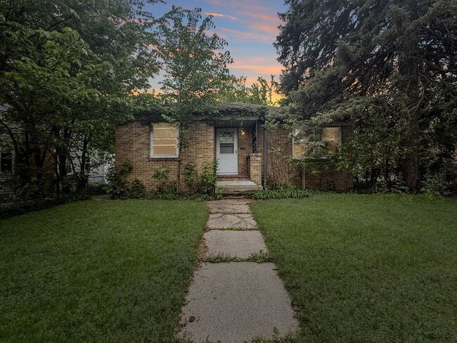 Building Photo - 1201 E 54th St