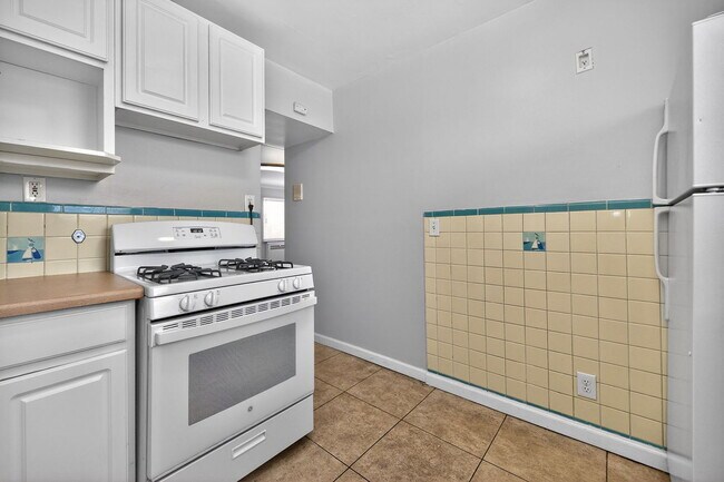 Photo - 2802 Digby Ave Unit 5