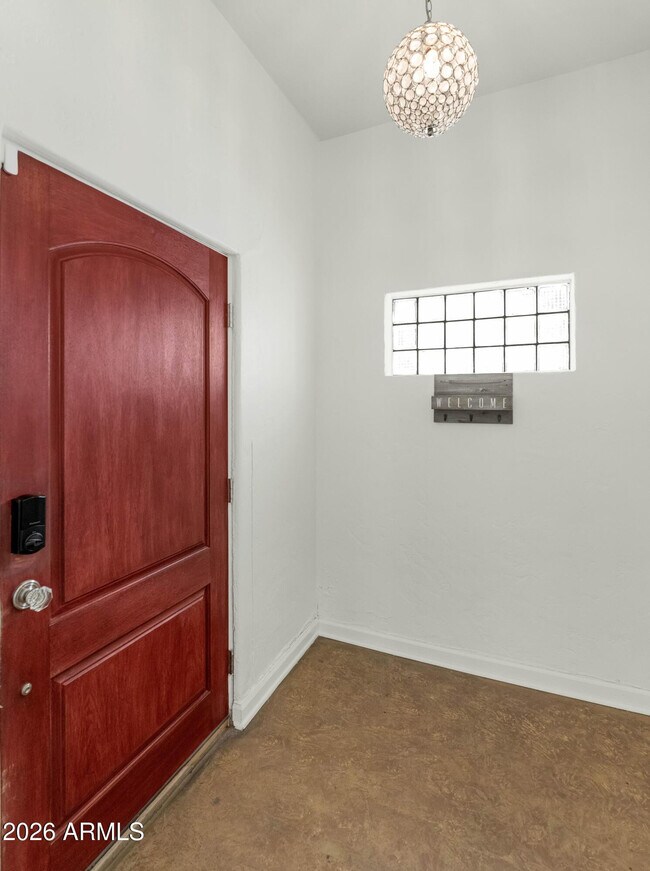 Photo - 114 W Windsor Ave