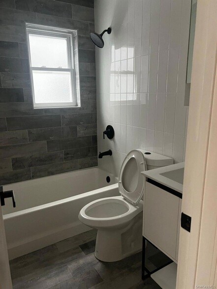 628 Beach St Unit 1