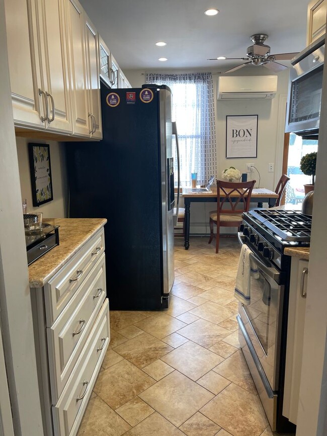 Photo - 119 M St Unit 2