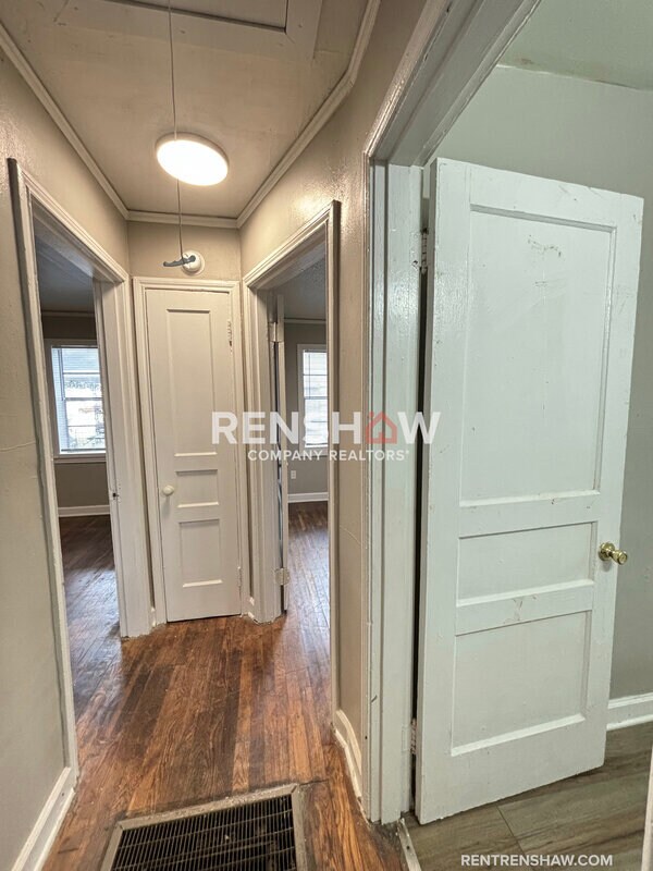 Photo - 1580 Hugenot St