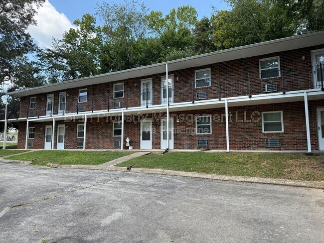 Building Photo - 5820 Sanford Rd Unit 1