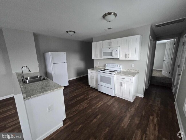 Building Photo - 801 N High St Rental